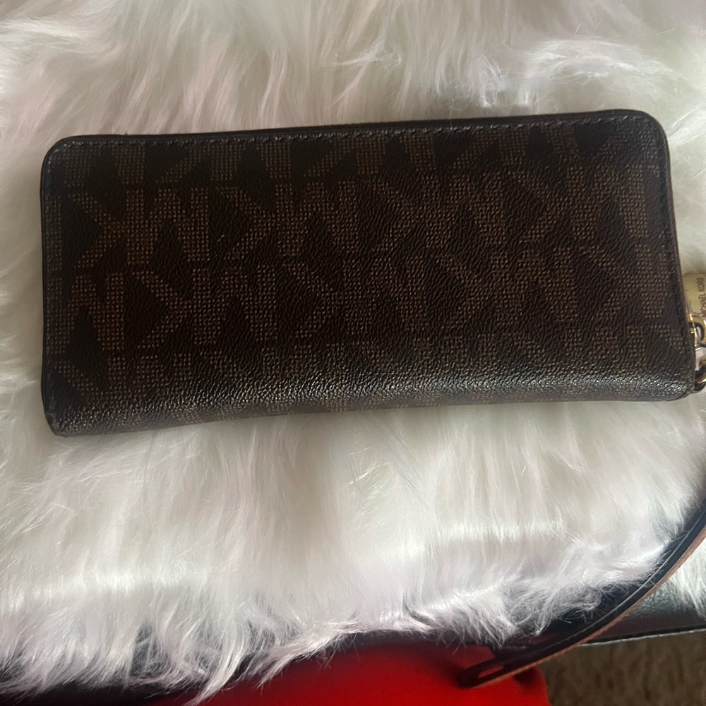 Michael Kors Signature Wallet